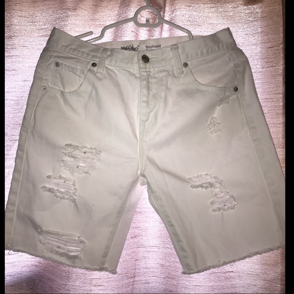 White boyfriend shorts